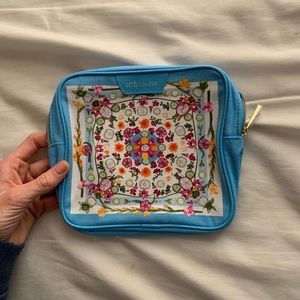 ESTEE LAUDER ZIP UP POUCH